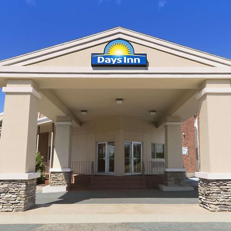 Days Inn By Wyndham Bridgewater Conference Center Екстериор снимка