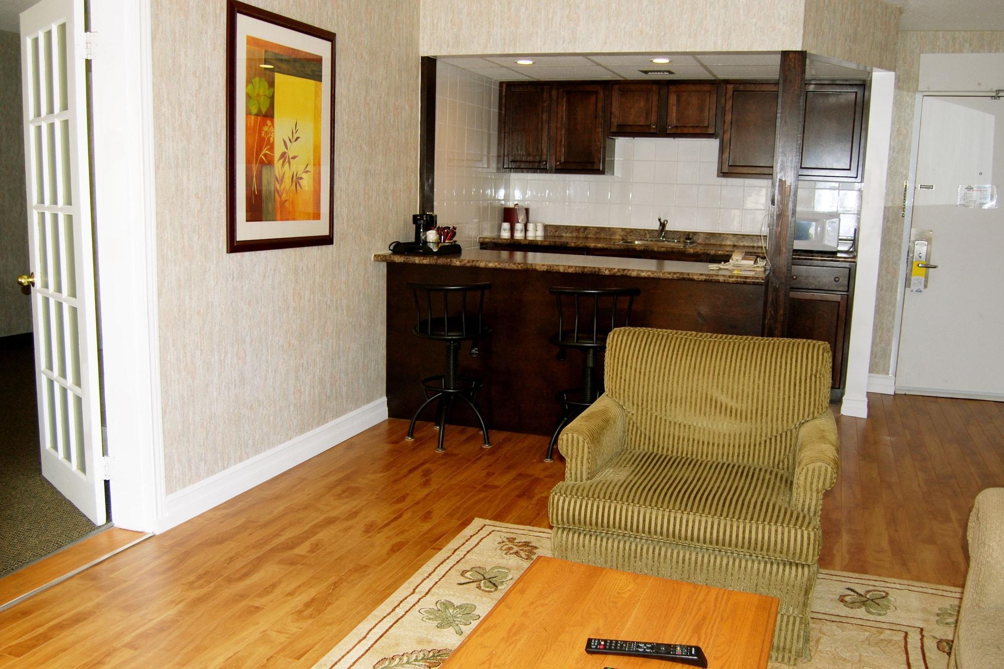 Days Inn By Wyndham Bridgewater Conference Center Екстериор снимка