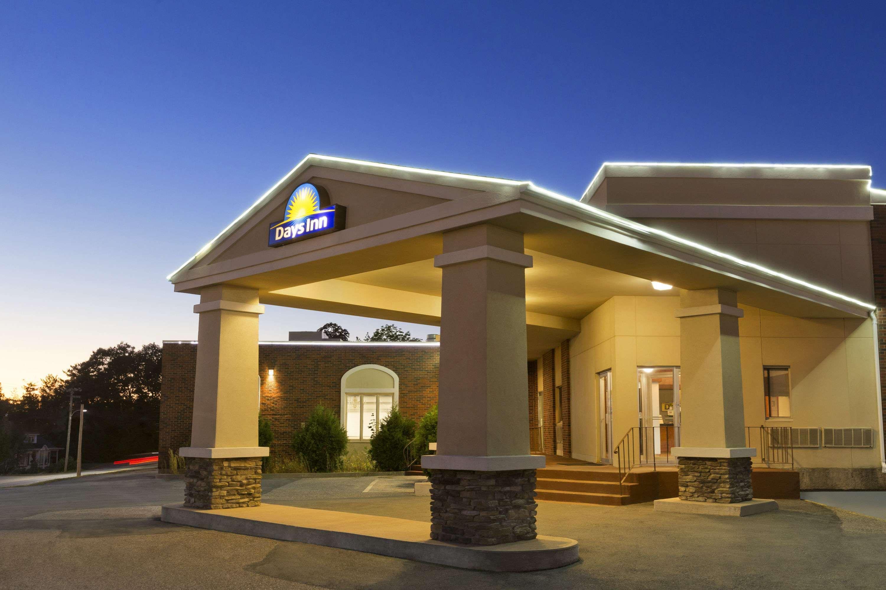 Days Inn By Wyndham Bridgewater Conference Center Екстериор снимка