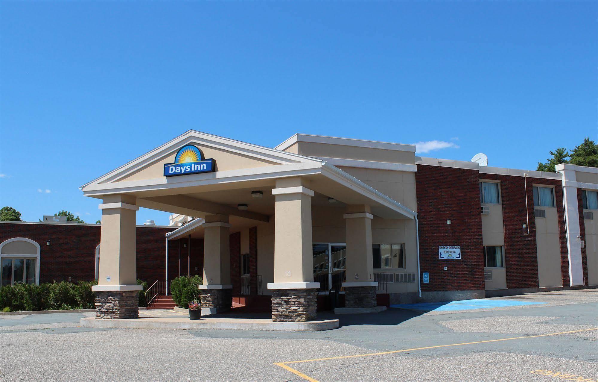 Days Inn By Wyndham Bridgewater Conference Center Екстериор снимка